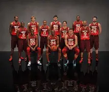 熊猫体育官方网站-转会期全明星赛传出新动向；洛杉矶快船迎来里程碑；管理层表态——更衣室稳定；年轻球员得到机会